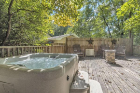 Cozy Cabin Between Gatlinburg & Pigeon Forge With HOT TUB cabin